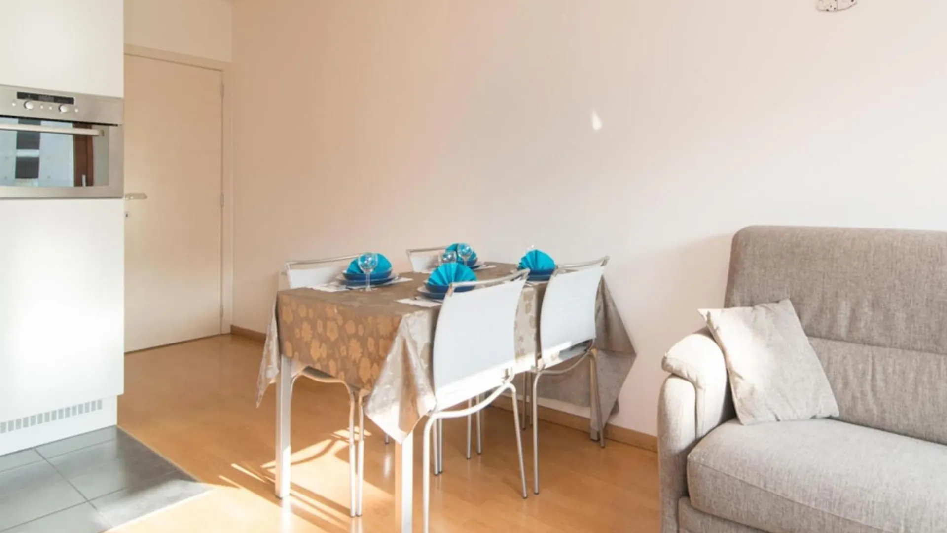 Pretty Apartment With Balcony Ostend